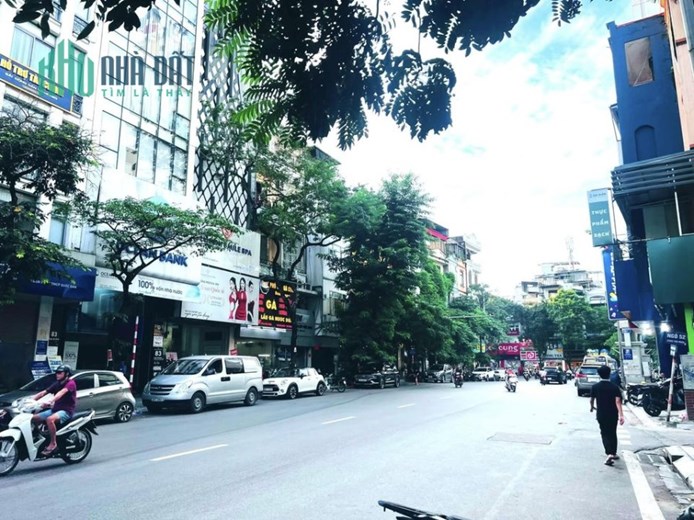 Bán nhà mặt phố Giang Văn Minh, trung tâm Ba Đình, kinh doanh khủng, 60m, 5 tầng, nhỉnh 32 tỷ