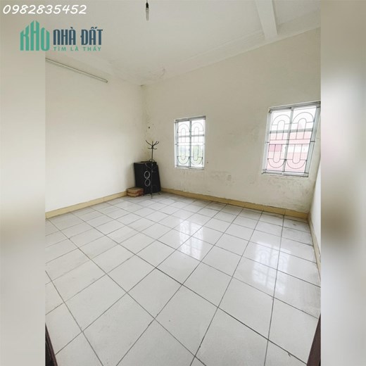 Cho thuê nhà tại QL2A xã Phú Cường, Sóc Sơn, Thiết kế 5 tầng :Diện tích mỗi tầng 110m²  Tổng diện