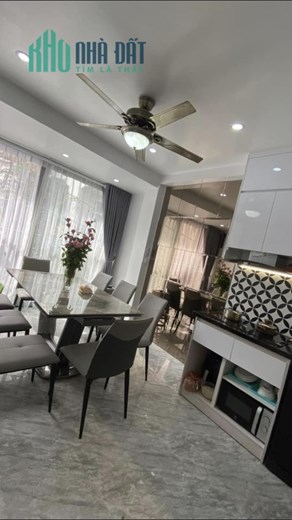 CẦN BÁN GẤP NHÀ PHÔ TÔN ĐÚC THẮNG, NGÕ THÔNG KINH DOANH, Ô TÔ ĐÕ CỬA, VÀI BƯỚC LÀ RA PHỐ, NHÀ 5