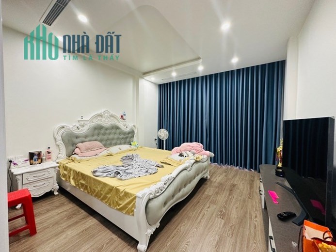 Bán nhà mặt phố Quang Trung - Hà Đông 40m, 4 tầng , kinh doanh sầm uất, vỉa hè siêu rộng