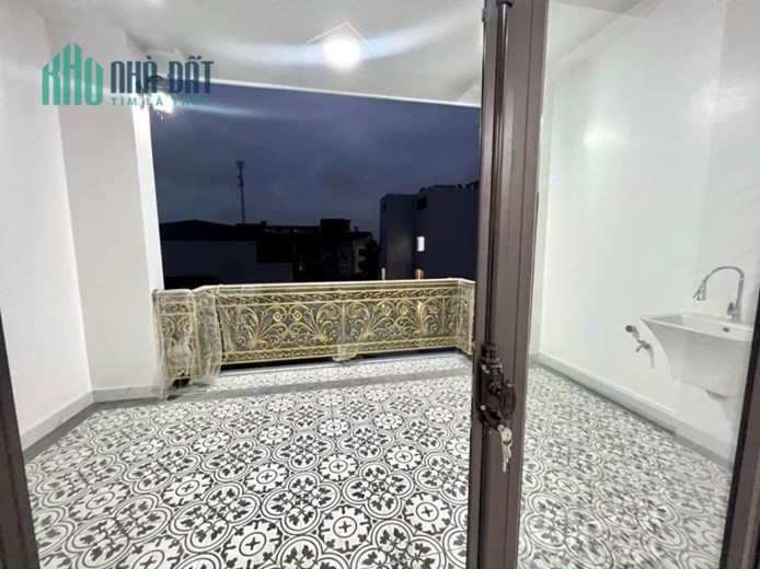 Bán nhà phân lô 333 Văn Cao, 91m 4 tầng độc lập GIÁ 8.1 tỉ cực đẹp