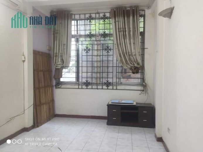HOÀNG MAI - PHÂN LÔ Ô TÔ TRÁNH KINH DOANH THOÁNG 2 MẶT