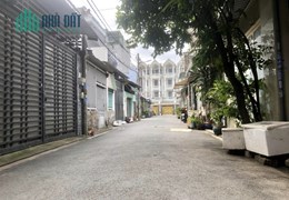 NHỈNH 4 TỶ - HXH TRÁNH THÔNG BÀN CỜ NGAY LÊ VĂN KHƯƠNG QUẬN 12 - 65M2, 2 TẦNG, 3 PN, NHÀ MỚI Ở NGAY.