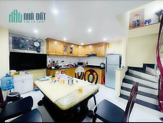 Bán nhà Nguyễn Bỉnh Khiêm, 45m 4 tầng ngõ ô.tô GIÁ 3.4 tỉ ngay Đại Học Y