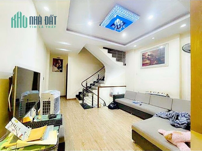 Bán nhà Nguyễn Bỉnh Khiêm, 45m 4 tầng ngõ ô.tô GIÁ 3.4 tỉ ngay Đại Học Y
