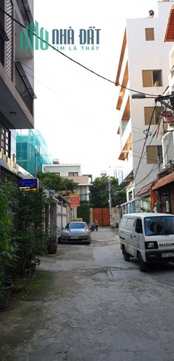 Nhà đẹp hẻm xe hơi DT Ngang 4 x 10 m-2,5 tấm có 2,9 tỷ hơn Q4 Cách Q1-100m vay1,8 tỷ