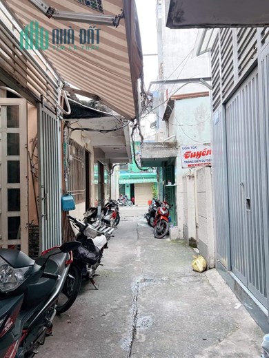 Nhà đẹp hẻm xe hơi DT Ngang 4 x 10 m-2,5 tấm có 2,9 tỷ hơn Q4 Cách Q1-100m vay1,8 tỷ