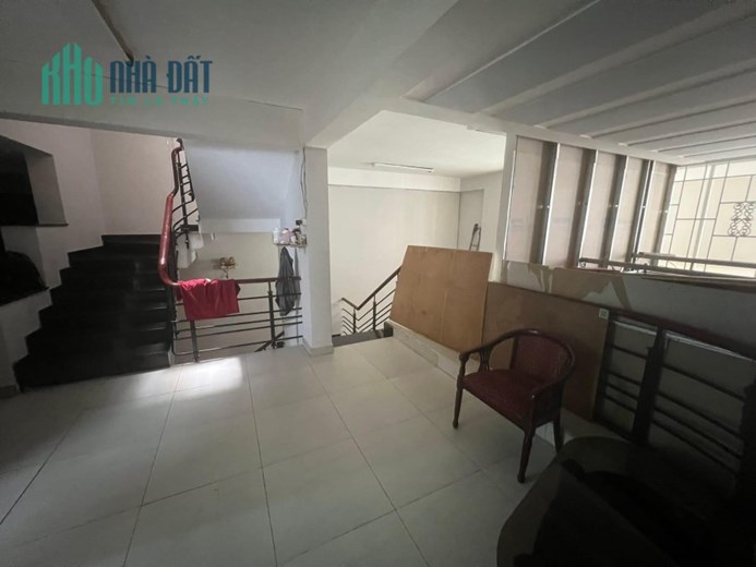 Bán nhà mặt tiền Hoà Bình ngay Vòng Xoay Ông Ích Khiêm, DT: 25x23m, 4 tầng cũ, 130 tỷ.