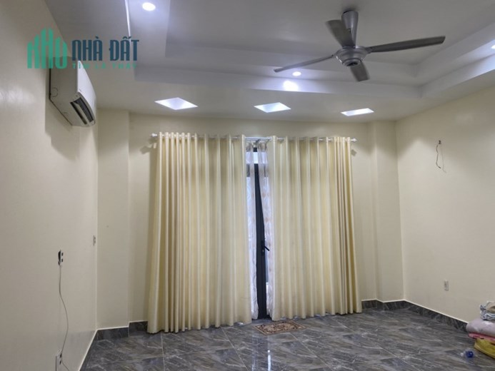 CẦN CHO THUÊ NHÀ TẠI DỰ ÁN BỜ KÈ SÔNG TIỀN - MỸ THO.