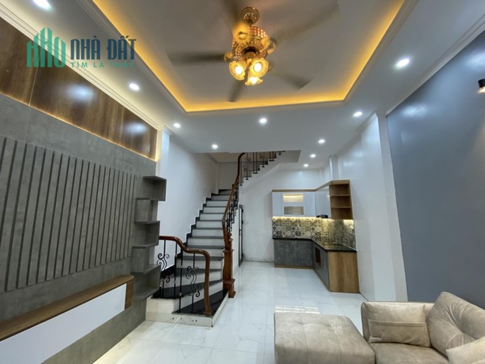 Nhà Tân Mai- đối diện chung cư 38m2- 5T ở luôn , ô tô giá chỉ 3 tỷ 4