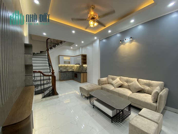 Nhà Tân Mai- đối diện chung cư 38m2- 5T ở luôn , ô tô giá chỉ 3 tỷ 4