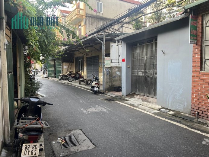 Bán Đất Phố Trạm , Quận Long Biên , Giá 3.5 tỷ -  55M – MT 4.12M .