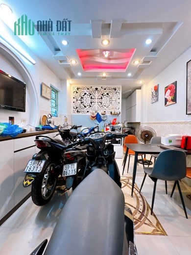 NHÀ  Rẻ Đẹp Tôn Thất Thuyết Q4 cách Q1-100 m Ngang 3.5 x 8... Đúc 5 tấm hơn 4  tỷ