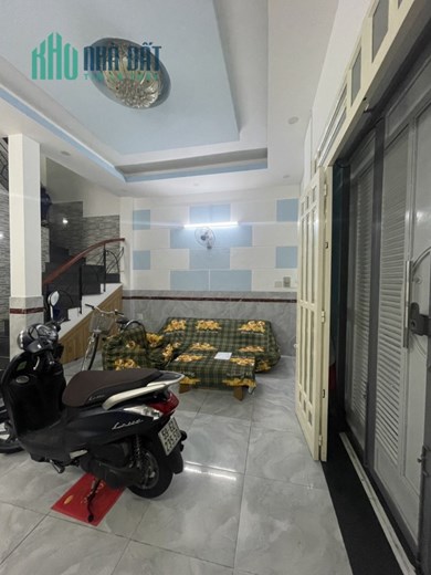 Sân Bay - PHÚ NHUẬN - 4 TẦNG BTCT -  Cách 1 căn ra HXH - Gía  chỉ 7.9 tỷ thương lượng