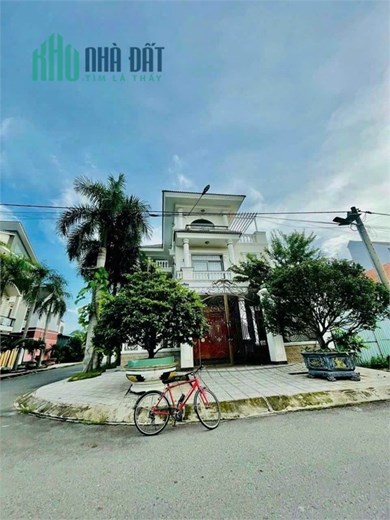 Bán gấp biệt thự trong KDC Tân Phong, Góc 2 MT, Thiết Kế Sang Trọng. 1 hầm 2 lầu