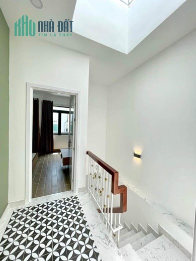 Đường Phạm Hữu Lầ Phú Mỹ Quận7 5.5m × 12m Nhà mới đang xây như hình