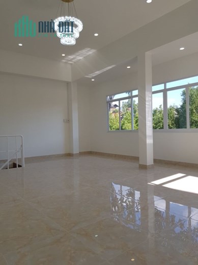 Chủ nhà kẹt tiền cần bán gấp nhà MT đường Trường Sa, P3, Tân Bình