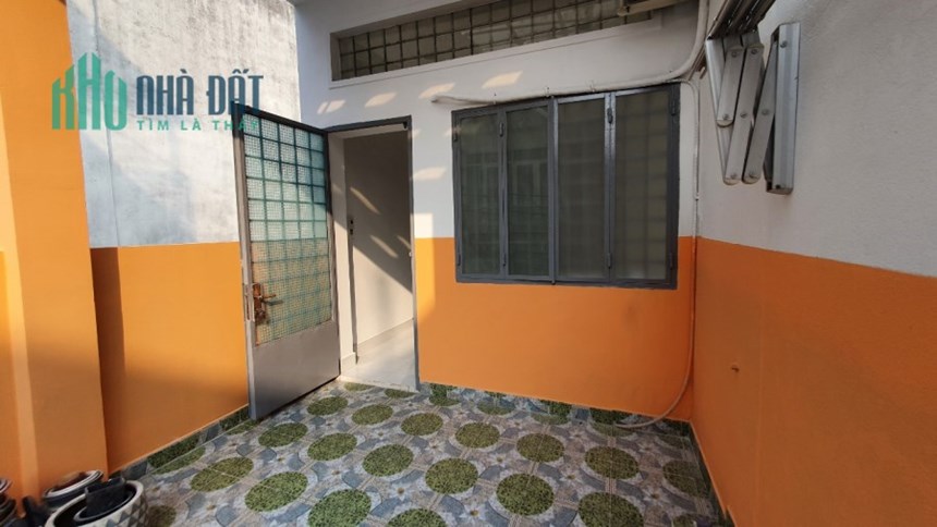 Chủ nhà kẹt tiền cần bán gấp nhà MT đường Trường Sa, P3, Tân Bình