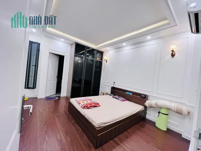 Bán Nhà Mặt Tiền Hoa Sữa Phường 7 Phú Nhuận Giá 21.5 Tỷ.