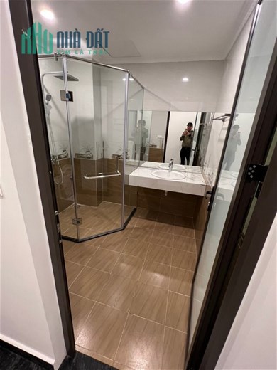 Bán nhà Long Biên Lệ Mật 75m2 x 5T MT 3,6m giá hơn 4 Tỷ ngõ ô tô chánh 10m ở cực sướng