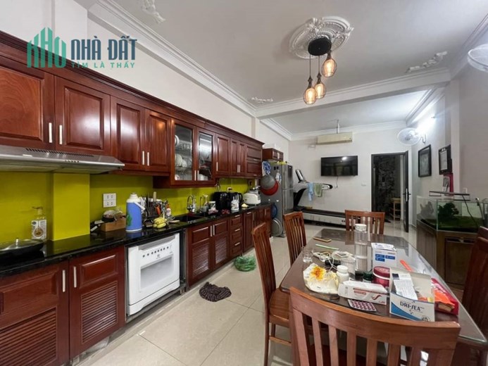 Bán nhà Đầm Trấu, Hai Bà Trưng 45m x 6T thang máy, gara, KD, 14.2 tỷ. LH: 0366051369