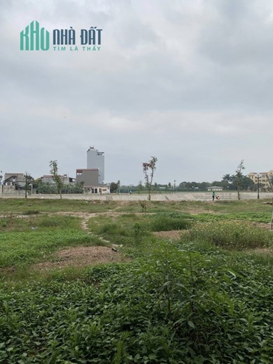 BÁN ĐẤT NGÔ GIA TỰ 47M CHỈ 2 TỶ 5  NGÕ THÔNG SÁT CÔNG VIÊN , VIEW HỒ.