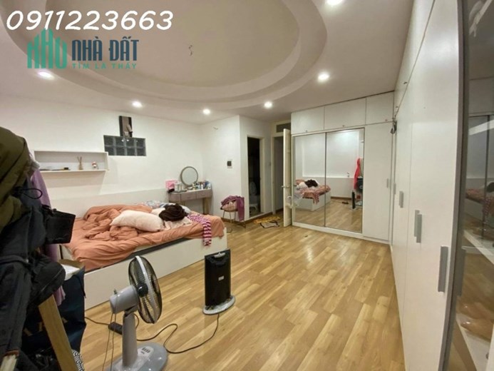 NHÀ ĐẸP CHO THUÊ VÕNG THỊ, TÂY HỒ, KINH DOANH TỐT