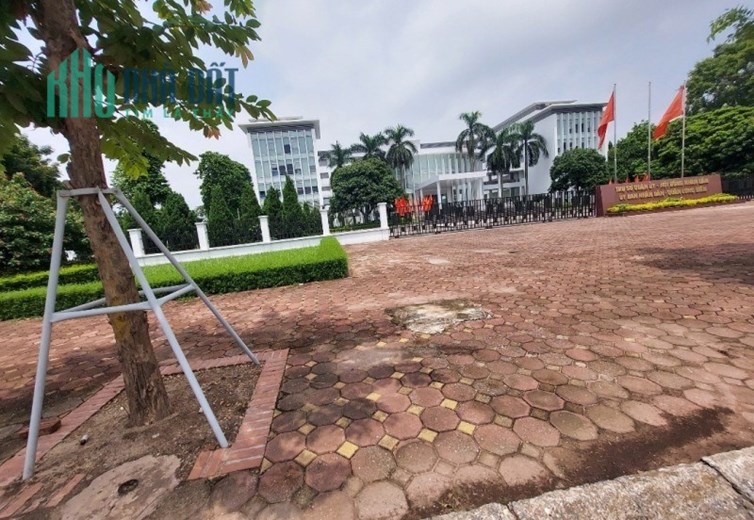 ĐẤT NGUYỄN CAO LUYỆN (NGÔ GIA TỰ) VỊ TRÍ ĐẮC ĐỊA - MẶT NGÕ Ô TÔ TRÁNH - KINH DOANH GÌ CŨNG ĐƯỢC -