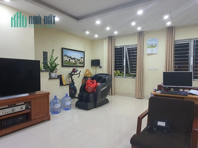CHỦ BÁN NHÀ PHỐ TRẦN QUANG DIỆU ĐỐNG ĐA: 50M2, DÂN XÂY CHẮC CHẮN, Ô TÔ ĐỖ CỬA, CHỈ 8 TỶ