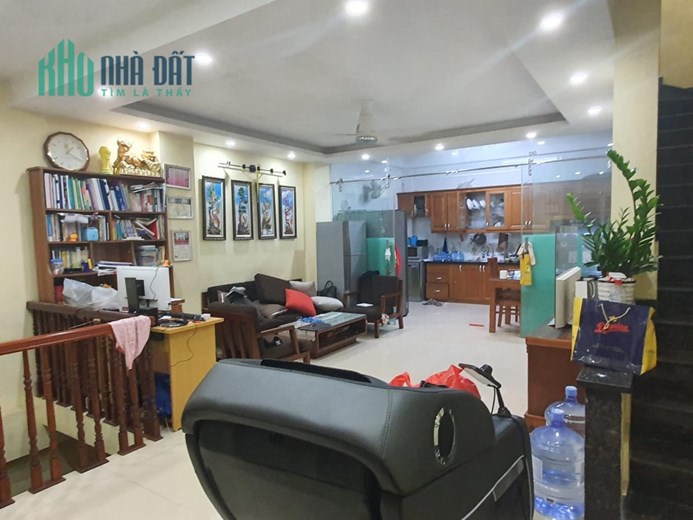 CHỦ BÁN NHÀ PHỐ TRẦN QUANG DIỆU ĐỐNG ĐA: 50M2, DÂN XÂY CHẮC CHẮN, Ô TÔ ĐỖ CỬA, CHỈ 8 TỶ
