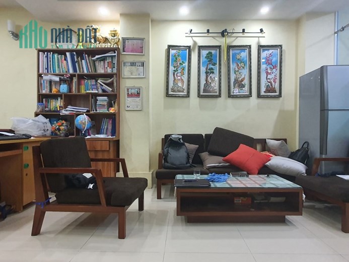 CHỦ BÁN NHÀ PHỐ TRẦN QUANG DIỆU ĐỐNG ĐA: 50M2, DÂN XÂY CHẮC CHẮN, Ô TÔ ĐỖ CỬA, CHỈ 8 TỶ