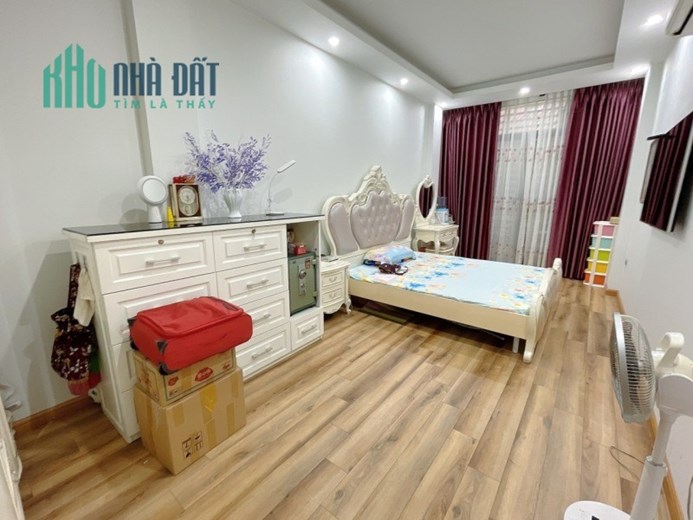 Bán nhà Đặng Tiến Đông 39m2 5 tầng, mt 6m, 2 thoáng trước sau, 10m ra phố, 5.9 tỷ