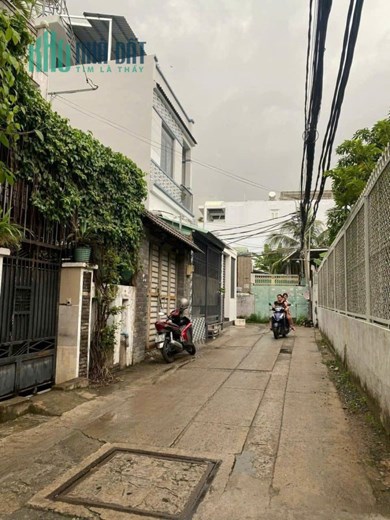 TÔI CẦN BÁN NHÀ NÁT HẺM XE HƠI HUỲNH TẤN PHÁT QUẬN 7 70M2 CHỈ 3,850 TỶ