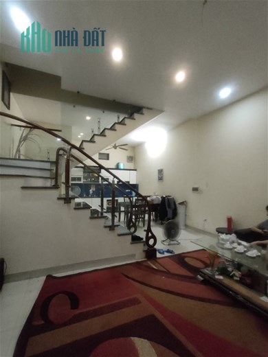 Bán Nhà Thạch Bàn, Ngõ Thông  Ô tô tránh, Kinh Doanh, 45m2, 5 Tầng, Nhỉnh 4 Tỷ.