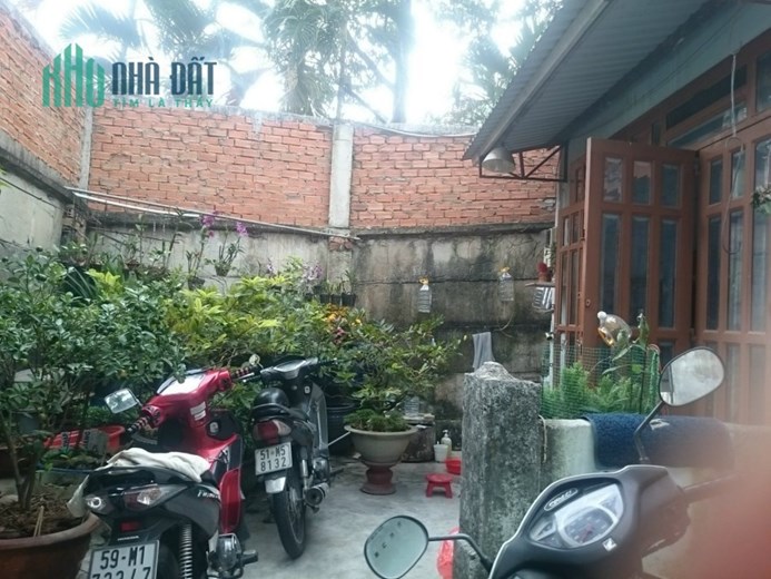 Bán nhà Hòa Bình ngang4 m dài 8m giá chỉ 1 tỷ 6