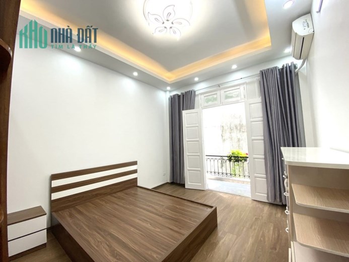 Bán nhà Trung Kính 50m2 4T ở luôn 6.5 Tỷ chính chủ có thương lượng