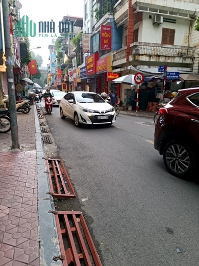 Bán nhà  Lê Lợi - Hà Đông, vài bước ra phố, full nội thất chỉ hơn 2 tỷ