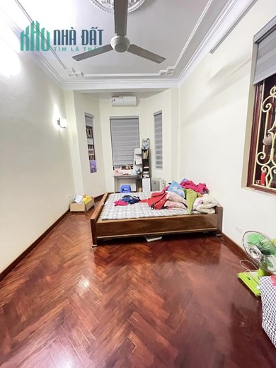 Bán nhà  ngõ Thổ Quan, 2 mặt ngõ, nhà đẹp, 42m, 4Pn, 4.2 tỷ