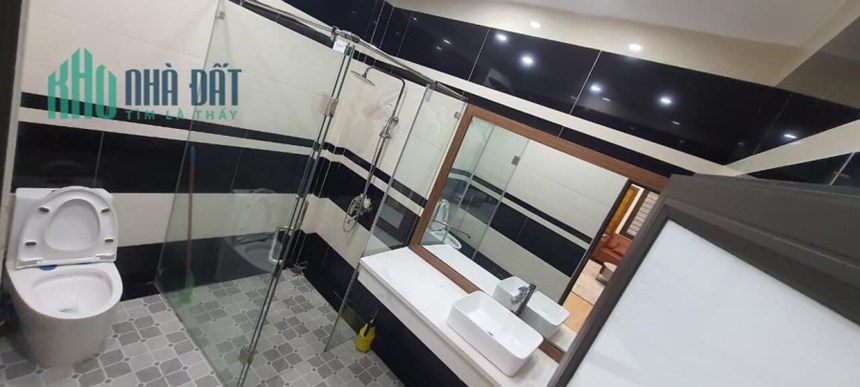Nhà hiếm - Bán nhà Trần Quốc Hoàn - Cầu Giấy. DT 46m2 - 5T, nhà đẹp thoáng, 6 phòng giá nhỉnh 9 tỷ