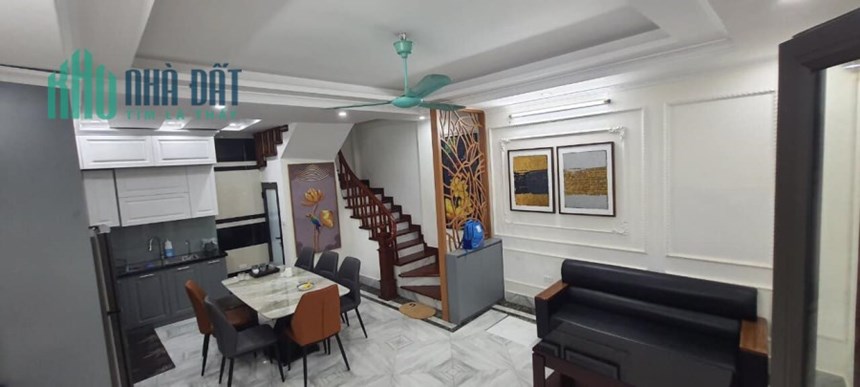 Nhà hiếm - Bán nhà Trần Quốc Hoàn - Cầu Giấy. DT 46m2 - 5T, nhà đẹp thoáng, 6 phòng giá nhỉnh 9 tỷ