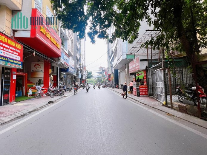 bán nhà mặt phố Đống Đa, 111m x 3tầng, mặt tiền 7.7m, nở hậu, vỉa hè,  full thổ cư