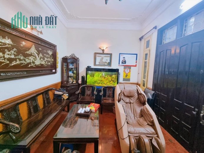 bán nhà mặt phố Đống Đa, 111m x 3tầng, mặt tiền 7.7m, nở hậu, vỉa hè,  full thổ cư