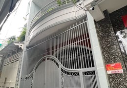 Cho thuê NNC 1 lầu hẻm thông đường Nguyễn Thị Tần P2Q8 - 9 Triệu