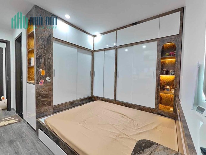 Chính chủ bán căn hộ chung cư 3 phòng ngủ 2 vệ sinh 76m căn góc đẹp mê ly. Giá tốt nhất Hà Nội