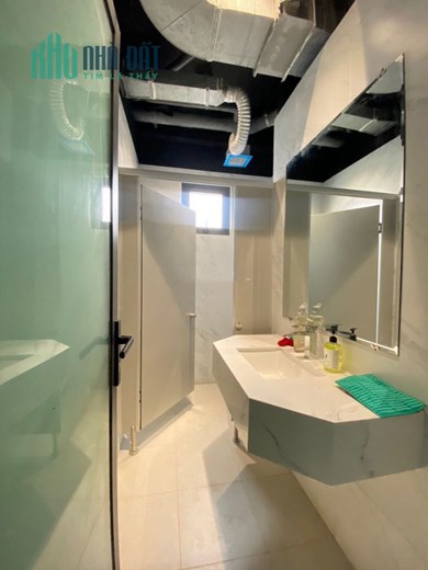Em cần nhượng lại HĐ thuê văn phòng 43 Nguyễn Sơn Hà, Phường 5, Quận 3
