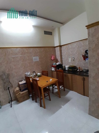 CẦN BÁN TÒA NHÀ 30 CĂN HỘ CAO CẤP THU NHẬP KHỦNG TRÊN 100TR/THÁNG.
Hoà An, Cẩm Lệ
Diện tích: 256