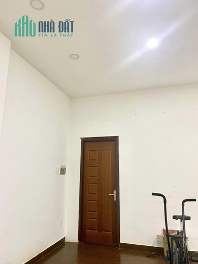 CHO THUÊ nhà Nguyễn Chí Thanh Quận 10 – Giá thuê 12 triệu/tháng gần khu trung tâm Quận 5 tiện vừa ở
