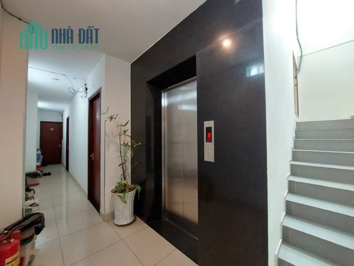 Cực Hót, Tòa nhà MT 6 tầng lô góc khu E Tow Cộng Hòa Q.T Bình, 5.3 x 22 Lh 0908233029