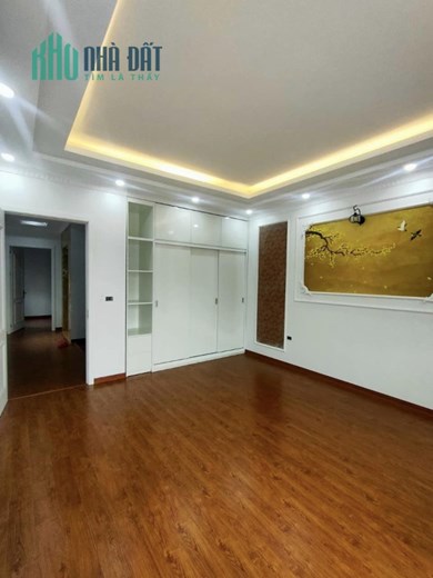 ÂU CƠ - Ô TÔ TRÁNH, THANG MÁY NHẬP, NỘI THẤT ĐẲNG CẤP 9.3 TỶ