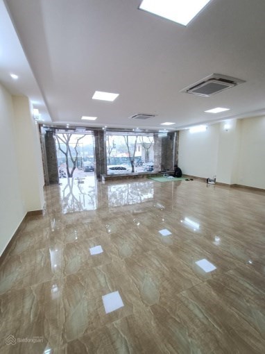Cho Thuê Tòa Văn Phòng 9 Tầng Xây Mới MP Dịch Vọng Hậu.DT 130m2.Giá 180Tr/th